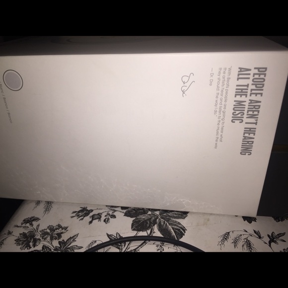 Beats Headphones 🎧 - Picture 3 of 6